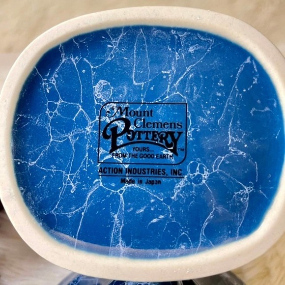 Mount Clements Pottery Vintage Porcelain Cameo lidded vessels. - Picture 9 of 10